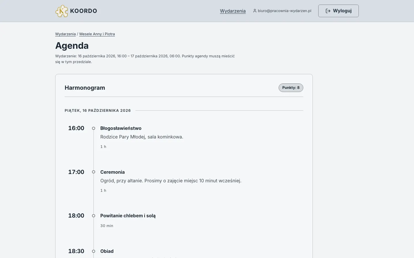 Plan dnia w panelu: oś godzin z punktami programu, opisem i czasem trwania każdego z nich.